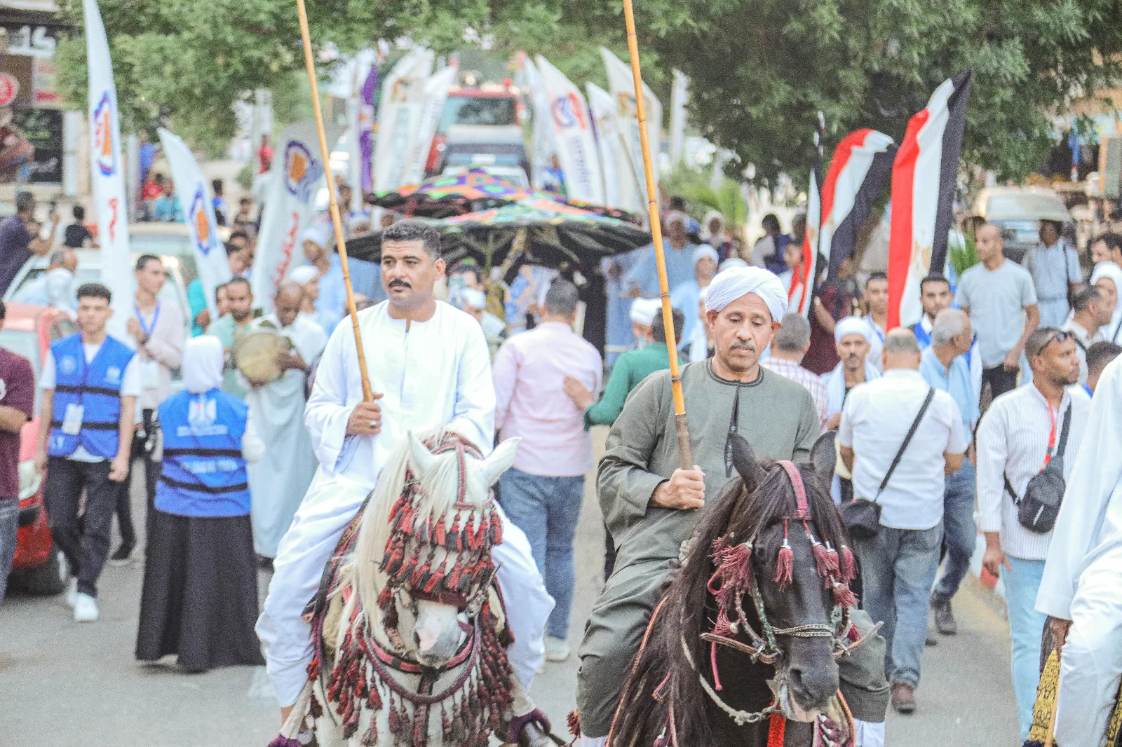 بألوان التراث وأصوات الفلكلور .. قنا تحتفي بانطلاق أول مهرجان للفنون والحرف التراثية 33 - جريدة المساء