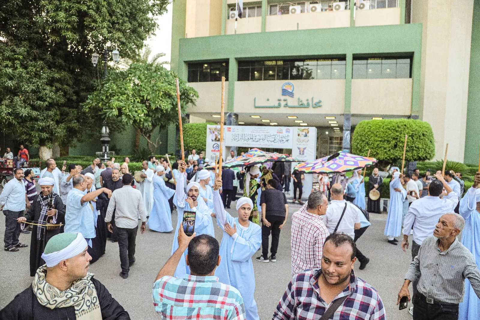 بألوان التراث وأصوات الفلكلور .. قنا تحتفي بانطلاق أول مهرجان للفنون والحرف التراثية 49 - جريدة المساء