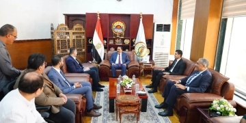 محافظ مطروح يلتقي نائب وزير الصحة لمتابعة استعدادات تطبيق منظومة التأمين الشامل  1 - جريدة المساء