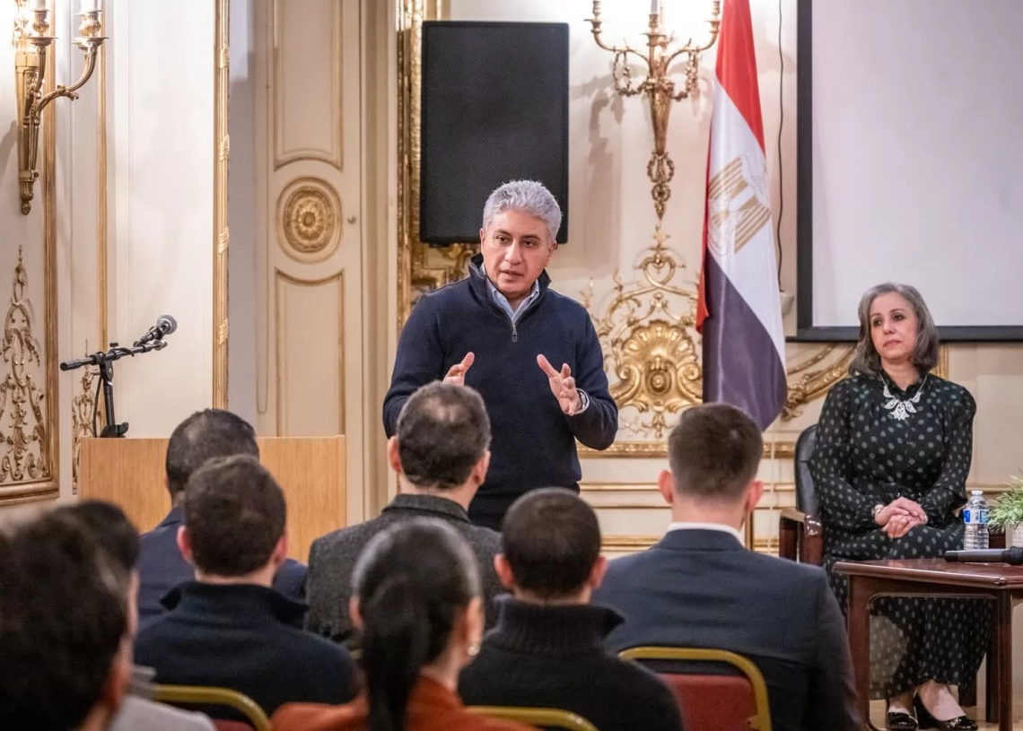 شريف فتحى فى حوار مفتوح مع شباب الجالية المصرية بلندن : افتخروا بمصريتكم وانجازات الدولة السياسية والثقافية والسياحية 18 - جريدة المساء