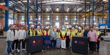 مؤسستا ڤودافون مصر و العالمية يعلنان توسيع نطاق برنامج " شبكة المدارس الفورية" للاجئين في مصر، بالشراكة مع المفوضية السامية للأمم المتحدة لشؤون اللاجئين 1 - جريدة المساء