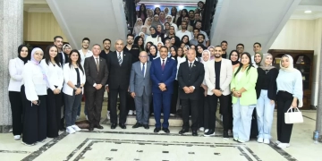 محافظ مطروح يلتقي طلاب الفرقة الرابعة قسم العمارة بكلية الفنون الجميلة جامعة الإسكندرية 1 - جريدة المساء