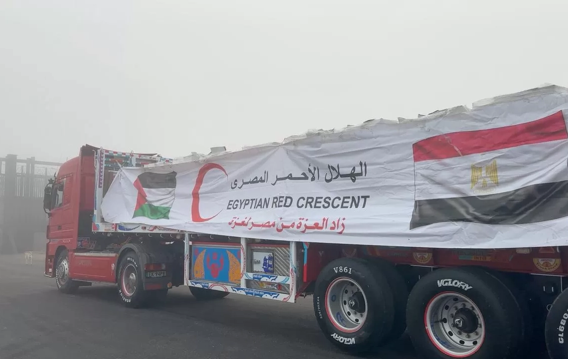 الهلال الأحمر المصري ينفذ أكبر عملية مساعدات إنسانية لغزة خلال 30 عاماً 16 - جريدة المساء