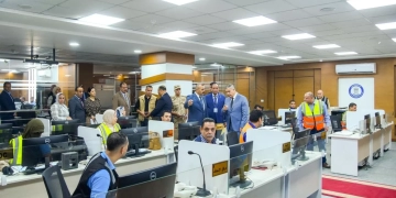 محافظ الإسكندرية يتابع من غرفة العمليات الرئيسية سير انتخابات مجلس النواب ٢٠٢٥ في يومها الأول 2 - جريدة المساء محافظ الإسكندرية يتابع من غرفة العمليات الرئيسية سير انتخابات مجلس النواب ٢٠٢٥ في يومها الأول 1 - جريدة المساء