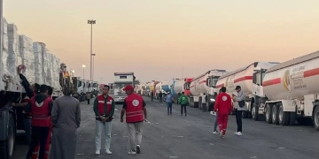 مصر تمد غزة اليوم بـ 7300 طن من المساعدات الإنسانية العاجلة 2 - جريدة المساء مصر تمد غزة اليوم بـ 7300 طن من المساعدات الإنسانية العاجلة 1 - جريدة المساء