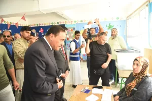 محافظ مطروح يتفقد سير العملية الانتخابية بعدد من اللجان 26 - جريدة المساء محافظ مطروح يتفقد سير العملية الانتخابية بعدد من اللجان 25 - جريدة المساء