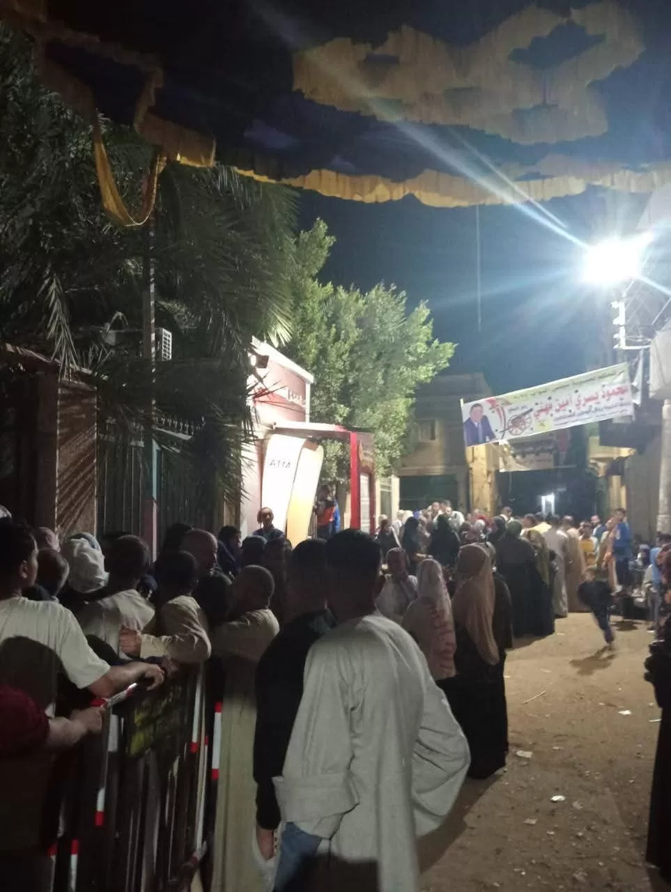 إقبال متزايد وطوابير طويلة.. ناخبو المنيا يشاركون بحماس في اليوم الثاني من انتخابات النواب 29 - جريدة المساء