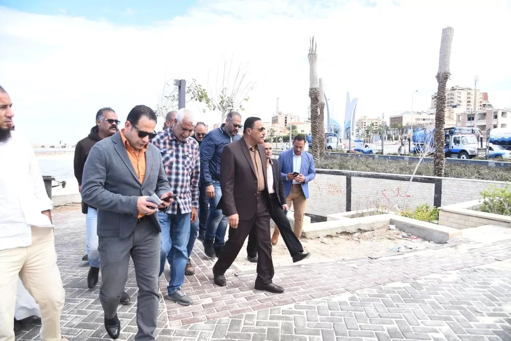 بنفسة محافظ مطروح يشرف علي أعمال صرف تجمعات مياه الأمطار بكورنيش المدينة 20 - جريدة المساء بنفسة محافظ مطروح يشرف علي أعمال صرف تجمعات مياه الأمطار بكورنيش المدينة 19 - جريدة المساء