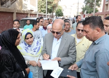 «جبر الخواطر منهج حياة» في المنيا.. المحافظ يواصل لقاءات خدمة المواطنين ويستمع إلى 70 حالة إنسانية 25 - جريدة المساء
