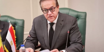 وزير الصحة يتابع الحالة الصحية للطبيب المصاب بطلق ناري طائش فى قنا ووجه بتقديم كافة أوجه الدعم الطبي 1 - جريدة المساء