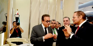 وزير الصحة يزور جناح هيئة الاعتماد والرقابة الصحية GAHAR بمعرض المؤتمر العالمي للسكان 1 - جريدة المساء