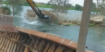 إزالة التعديات على أراضي طرح النهر بالمنوفية ضمن المشروع القومي لضبط النيل 2 - جريدة المساء إزالة التعديات على أراضي طرح النهر بالمنوفية ضمن المشروع القومي لضبط النيل 1 - جريدة المساء