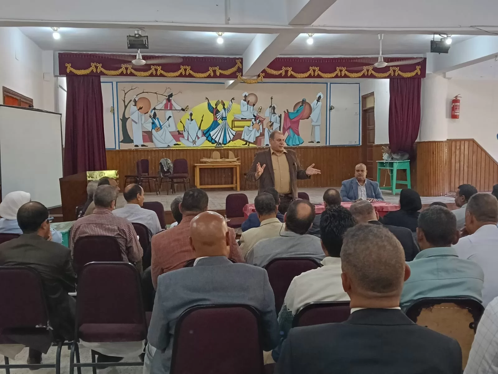 تعليم قنا يناقش جاهزية المدارس للاعتماد الأكاديمي للعام الدراسي الحالي 27 - جريدة المساء