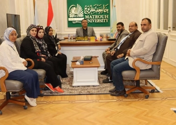 رئيس جامعة مطروح يستقبل وفد جمعية شباب تحيا مصر لبحث التعاون في دعم الطلاب ودمج ذوي الإعاقة 31 - جريدة المساء