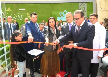 وزير الإنتاج الحربي يفتتح توسعة وحدة الغسيل الكلوي بالمركز الطبي التخصصي 22 - جريدة المساء