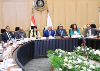 وزير الصناعة: الموافقة على طلب المنطقة الاقتصادية لقناة السويس بشأن كميات الطاقة المطلوبة لعدد 7 شركات تعمل في قطاعات صناعية مختلفة 31 - جريدة المساء