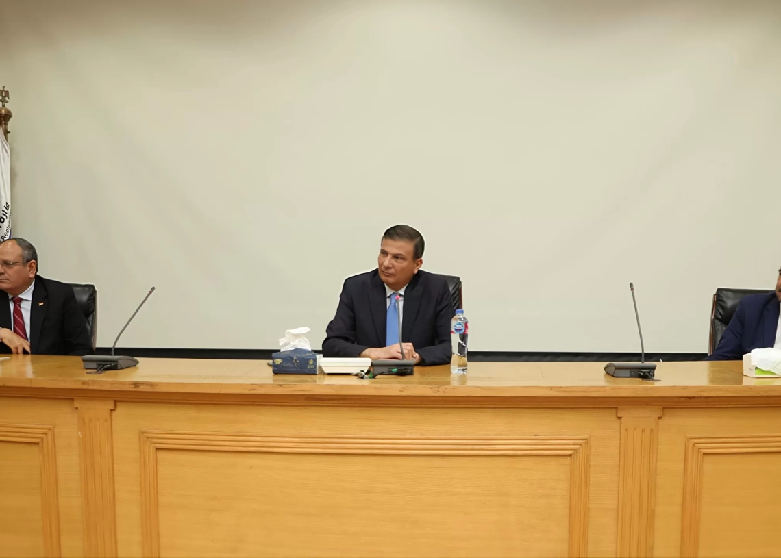 وزير الزراعة: "لا للأيدي المرتعشة" في تنفيذ القانون.. 20 - جريدة المساء وزير الزراعة: "لا للأيدي المرتعشة" في تنفيذ القانون.. 19 - جريدة المساء