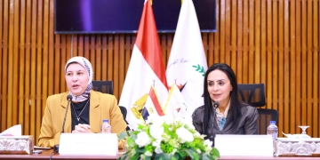 مايا مرسي تناقش إنجازات ومشروعات المركز القومي للبحوث الاجتماعية 1 - جريدة المساء