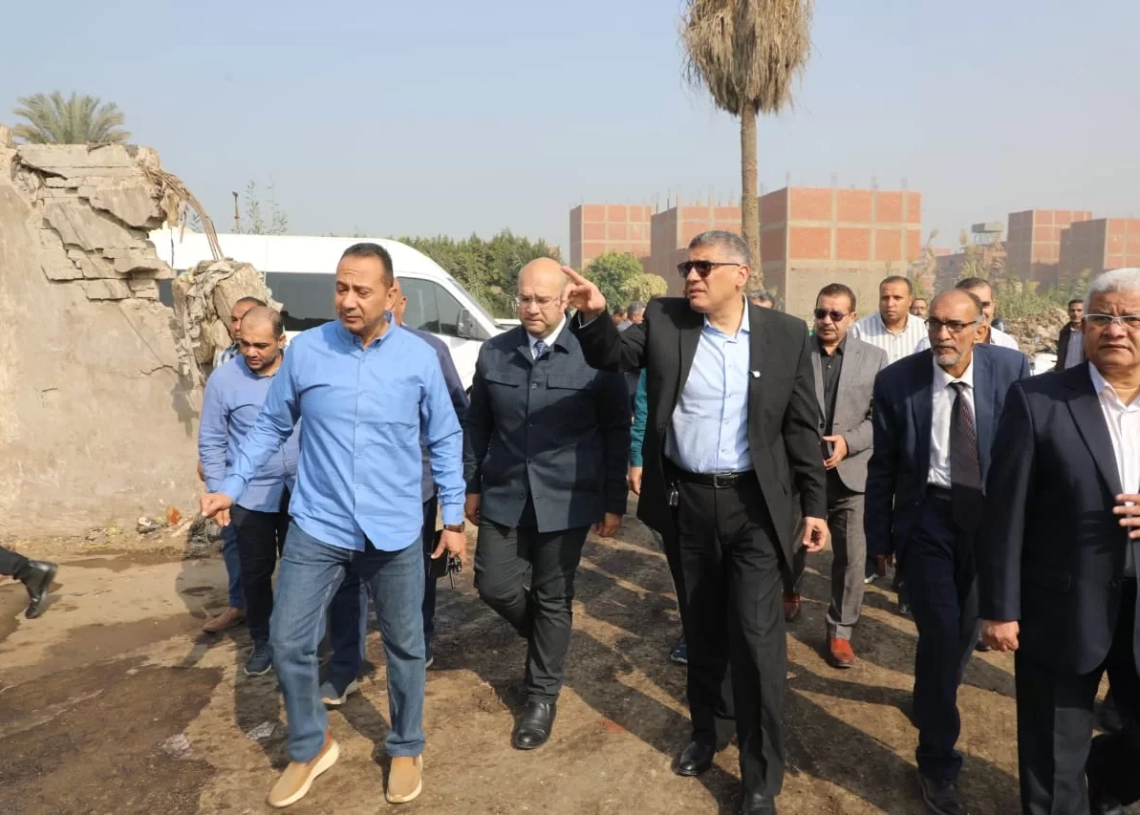 محافظ الجيزة يتفقد محطة المناولة الوسيطة لتجميع المخلفات بالبراجيل 20 - جريدة المساء محافظ الجيزة يتفقد محطة المناولة الوسيطة لتجميع المخلفات بالبراجيل 19 - جريدة المساء