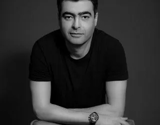 هشام نزيه يتألّق في مهرجان صدى الأهرامات بحفل "الألحان الخالدة" 16 - جريدة المساء