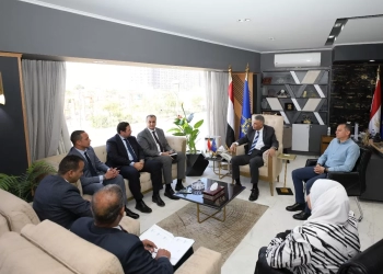 محافظ أسوان و بنك القاهرة يبحثان التعاون في قطاع الإستثمار 23 - جريدة المساء