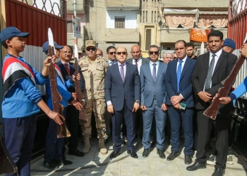 محافظ كفرالشيخ يتفقد معرض الأنشطة المدرسية بمدارس غرب المحافظة 25 - جريدة المساء