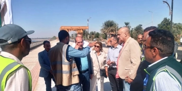 لاشين ونصار يتفقدان معدلات الإنجاز بعدد من المحاور الحيوية بأسوان 2 - جريدة المساء لاشين ونصار يتفقدان معدلات الإنجاز بعدد من المحاور الحيوية بأسوان 1 - جريدة المساء