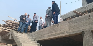 بالصور.. نائب محافظ الجيزة يتابع تنفيذ مبني مجلس مدينة العياط الجديد 2 - جريدة المساء بالصور.. نائب محافظ الجيزة يتابع تنفيذ مبني مجلس مدينة العياط الجديد 1 - جريدة المساء