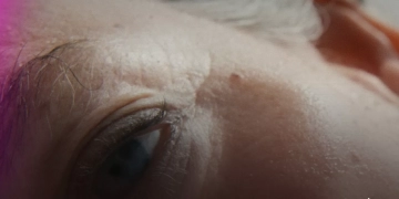 "ثريا حبي" يفوز بجائزة أفضل فيلم وثائقي في مهرجان القاهرة السينمائي الدولي الـ46 9 - جريدة المساء