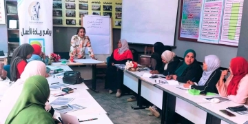 محافظ أسوان يوجه لتنفيذ سلسلة برامج ريادة الأعمال وجلسات الدوار لدعم محاور التمكين الإقتصادى والإجتماعى 1 - جريدة المساء