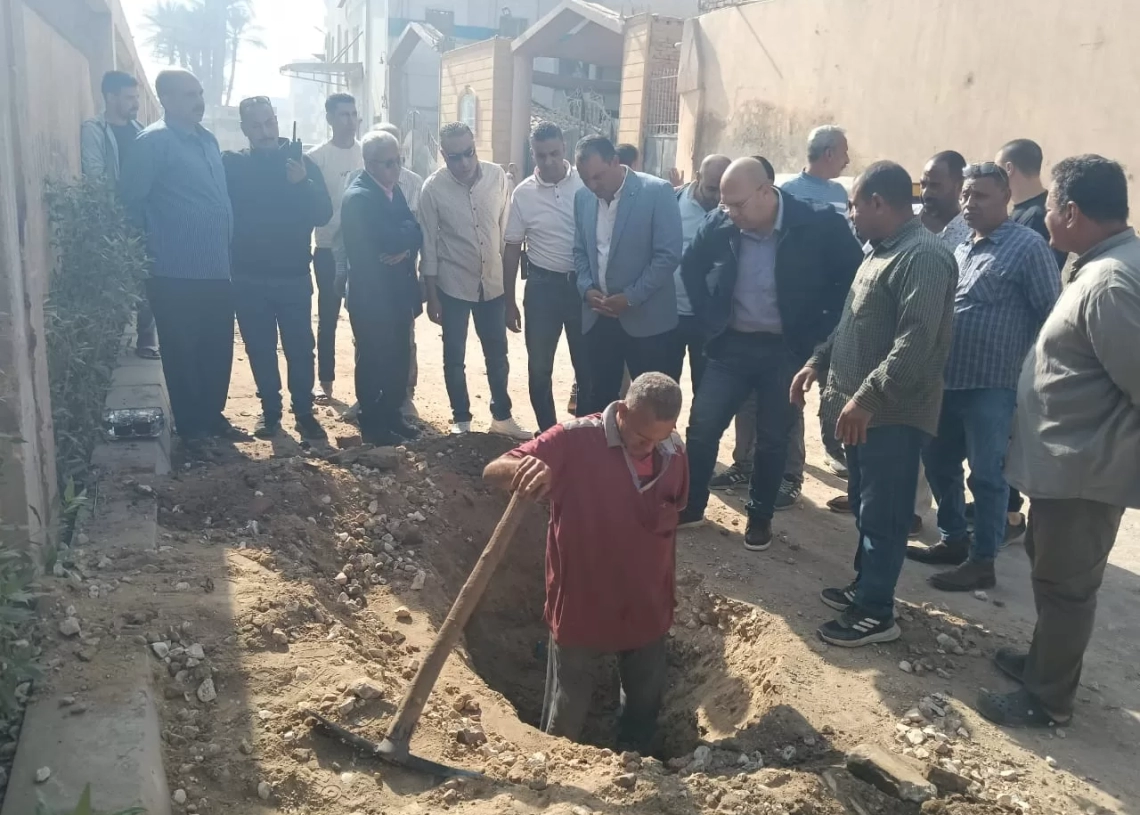 جولة ميدانية لنائب محافظ الجيزة لمتابعة مشروعات الرصف بالحوامدية 19 - جريدة المساء
