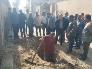 جولة ميدانية لنائب محافظ الجيزة لمتابعة مشروعات الرصف بالحوامدية 25 - جريدة المساء