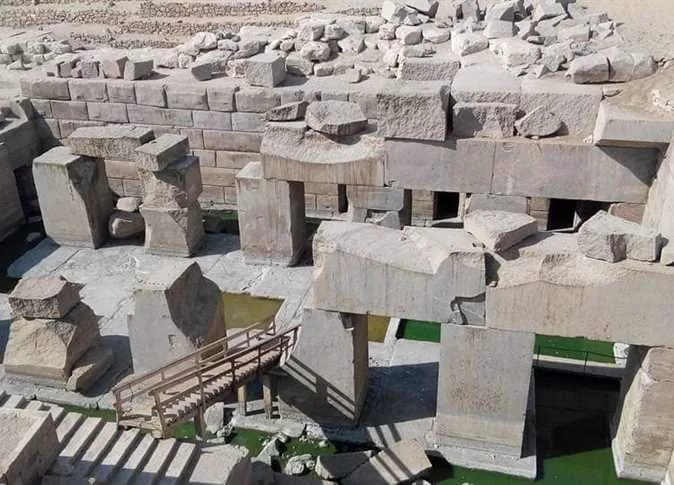 معبد الأوزريون