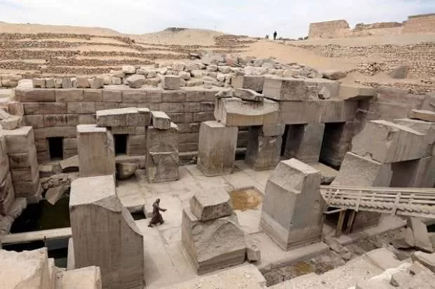 معبد الأوزريون