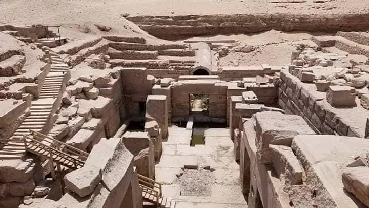 معبد الأوزريون