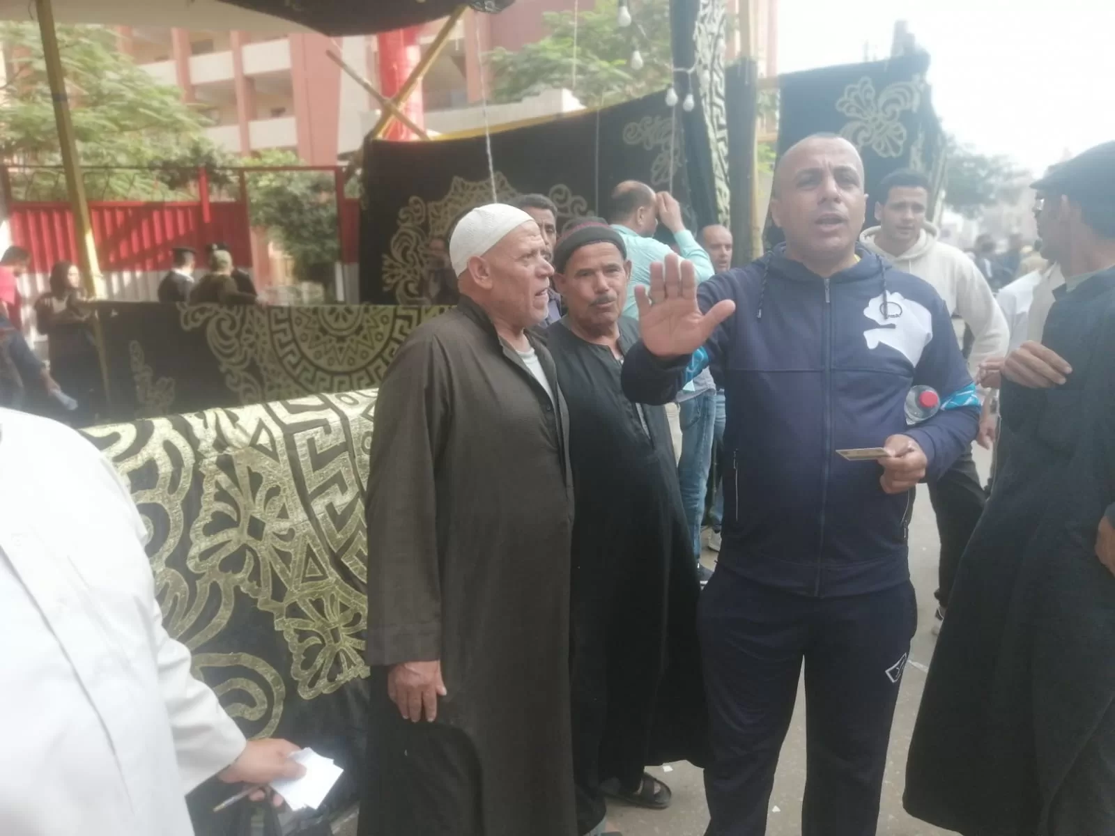 محافظ كفرالشيخ يطمئن على سير العملية الانتخابية ويشيد بمشاركة المواطنين 23 - جريدة المساء