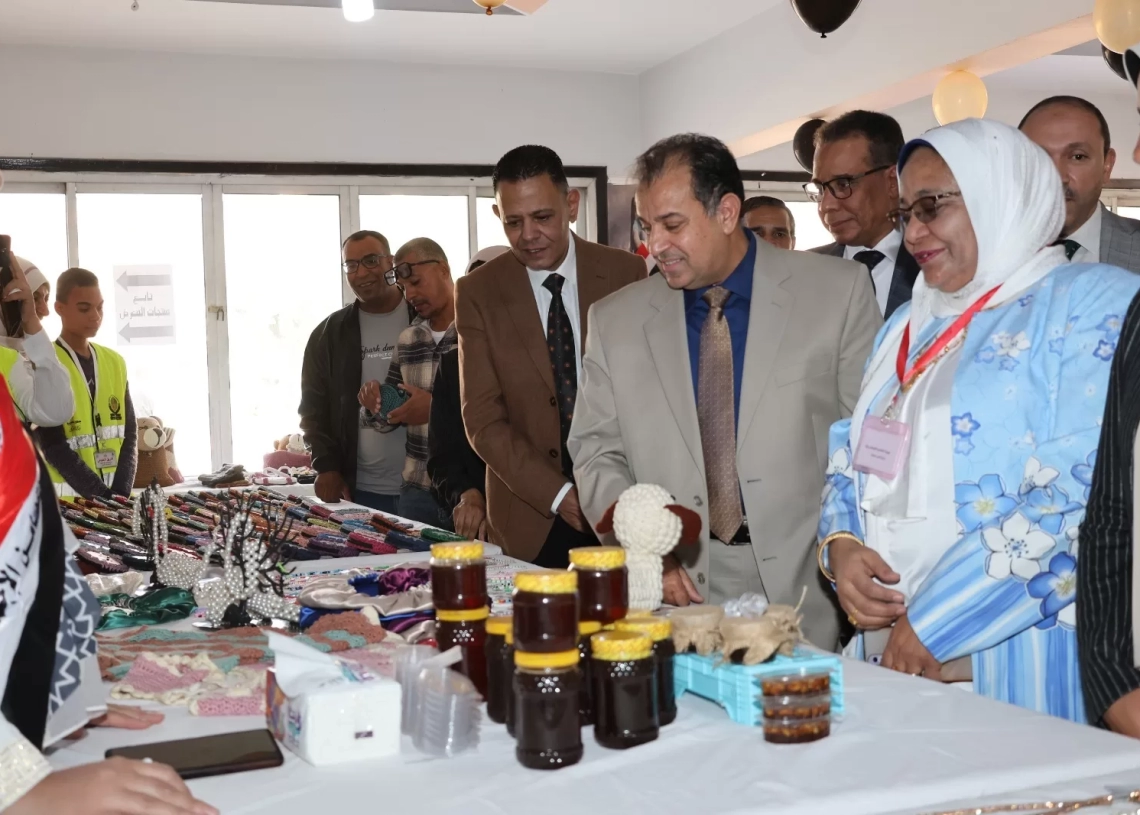 جامعة قنا تفتح أبوابها لمنتجات الأسر.. افتتاح معرض "من بيتنا لبيتكم" الثالث 19 - جريدة المساء