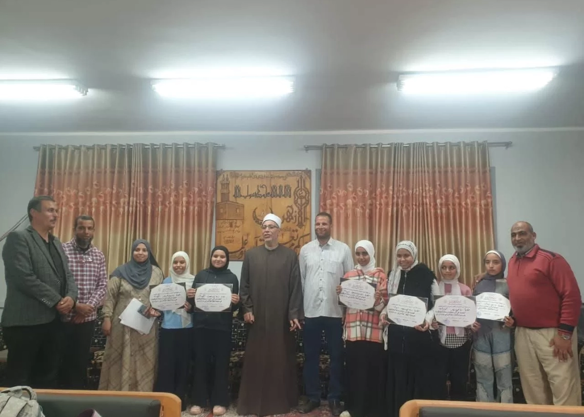 فرحة ذهبية في المنيا الأزهرية 19 - جريدة المساء