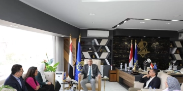 محافظ أسوان : تنفيذ مشروع " بناء القدرات من خلال تطوير البنية التحتية فى المناطق الحضرية " يمثل خطوة محورية نحو الإرتقاء بالبنية التحتية والخدمات 1 - جريدة المساء