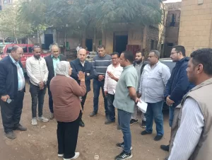 للقضاء علي مشكلة الطفوحات.. نائب محافظ الجيزة يتابع ميدانيا مشروع تجديد شبكات الصرف الصحي بأبو النمرس 33 - جريدة المساء