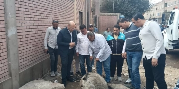 للقضاء علي مشكلة الطفوحات.. نائب محافظ الجيزة يتابع ميدانيا مشروع تجديد شبكات الصرف الصحي بأبو النمرس 1 - جريدة المساء