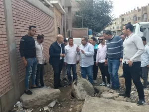 للقضاء علي مشكلة الطفوحات.. نائب محافظ الجيزة يتابع ميدانيا مشروع تجديد شبكات الصرف الصحي بأبو النمرس 27 - جريدة المساء