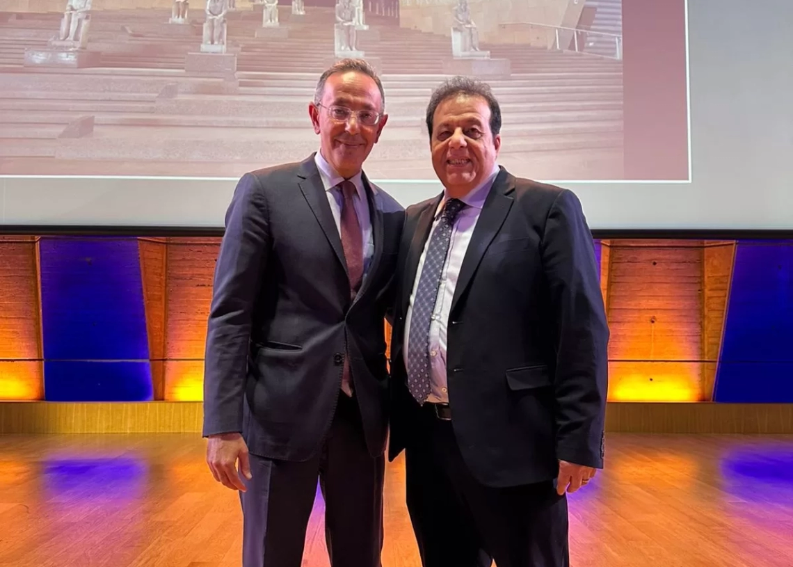 اليونسكو تحتفل.. بافتتاح المتحف المصرى الكبير.. السفير علاء يوسف :مشروع تاريخى يعكس عظمة مصر ورؤيتها الحديثة .. كانو تاكاهيرو : المتحف رمز للصداقة والتعاون الثقافى بين القاهرة وطوكيو.. 20 - جريدة المساء اليونسكو تحتفل.. بافتتاح المتحف المصرى الكبير.. السفير علاء يوسف :مشروع تاريخى يعكس عظمة مصر ورؤيتها الحديثة .. كانو تاكاهيرو : المتحف رمز للصداقة والتعاون الثقافى بين القاهرة وطوكيو.. 19 - جريدة المساء