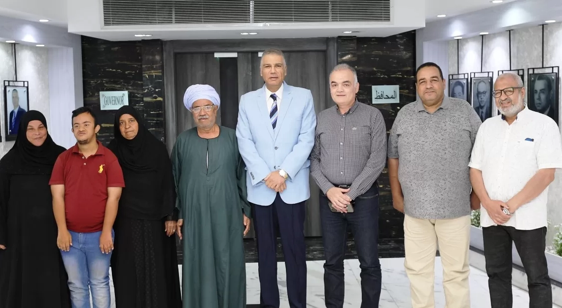 محافظ أسوان يقدّم دعماً عاجلاً لأسرة متضررة من حريق بمنطقة الجوزيرة 19 - جريدة المساء