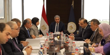 فى اجتماع مجلس صندوق السياحة والآثار.. 25% زيادة فى الحركة الوافدة..ضمن برنامج تحفيز الطيران .. تخصيص الاعتمادات المالية لمخطط تطوير المنطقة.. من مطار سفنكس حتى سقارة 1 - جريدة المساء