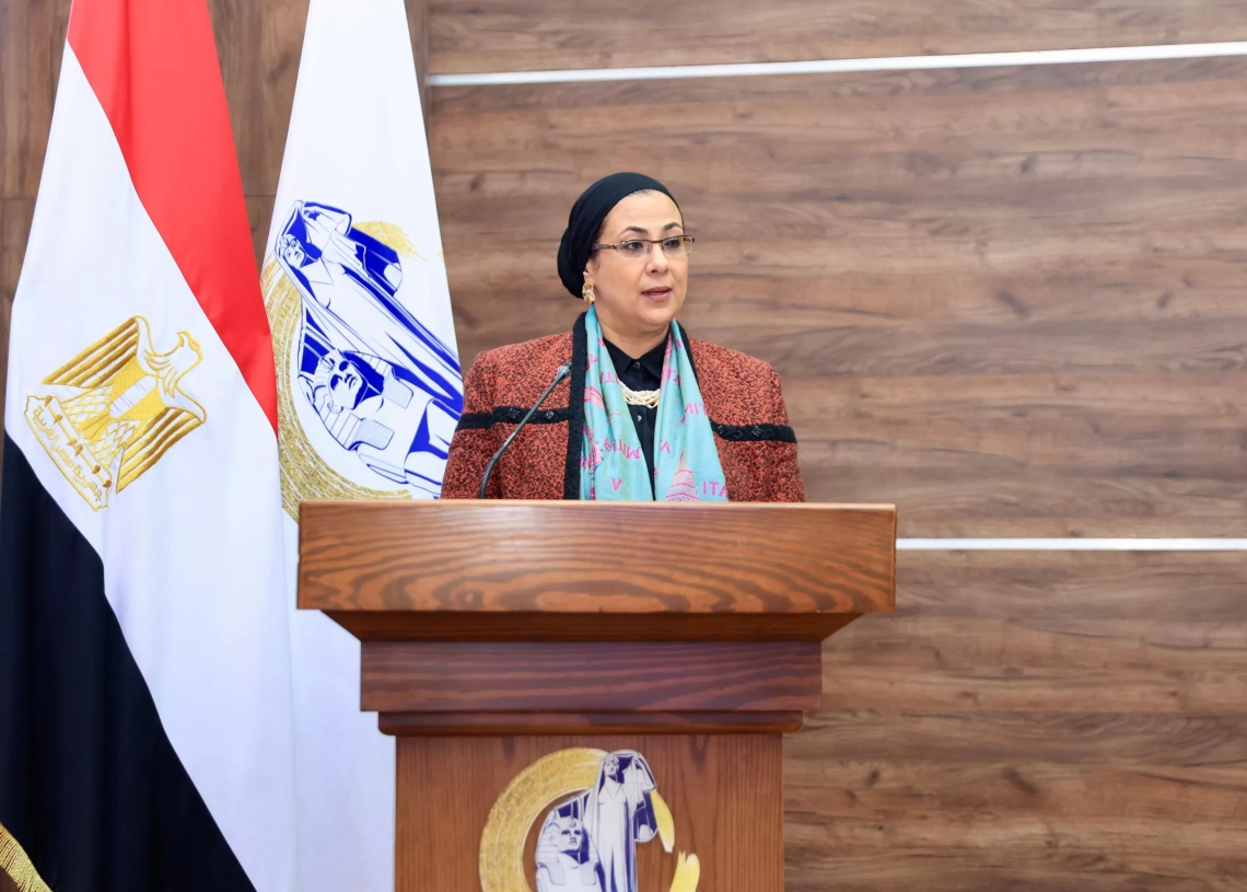 أمل عمار خلال ندوة "معًا ضد العنف الإلكتروني" :- خطر يؤدي لعزلة الضحايا وانسحابهن من الحياة الخاصة و العامة 19 - جريدة المساء