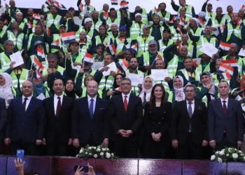 محافظ الجيزة يكرّم ١٧٠ عاملاً بالنظافة من المشاركين في أعمال التجميل بمحيط المتحف الكبير 25 - جريدة المساء