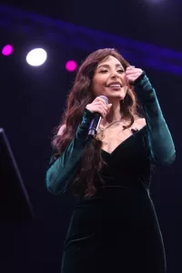 فايا يونان وعبير نعمة تضيئان مهرجان "صدى الأهرامات" بليلة عربية تجمع الأصالة وروح العصر 21 - جريدة المساء