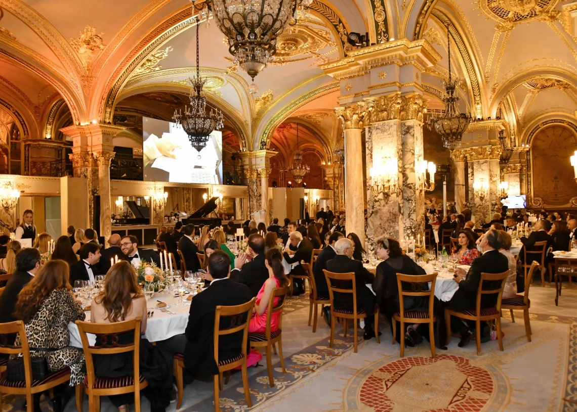 بحضور بعض الوزراء وكبار رجال الأعمال والفنانين انطلاق النسخة ال 14 من حفل توزيع جوائز "تكريم" للاحتفاء بالابداع العربي..الأحد المقبل 19 - جريدة المساء