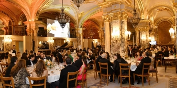 بحضور بعض الوزراء وكبار رجال الأعمال والفنانين انطلاق النسخة ال 14 من حفل توزيع جوائز "تكريم" للاحتفاء بالابداع العربي..الأحد المقبل 1 - جريدة المساء